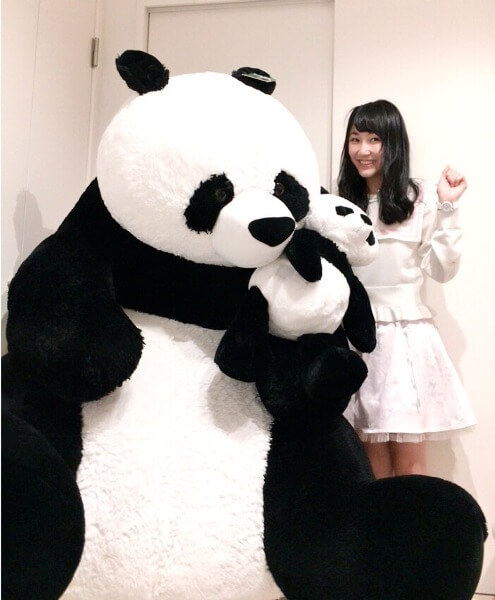 【動画】白井琴望がパンダをジャグジー風呂で洗う!パンダを圧縮する動画が必見!