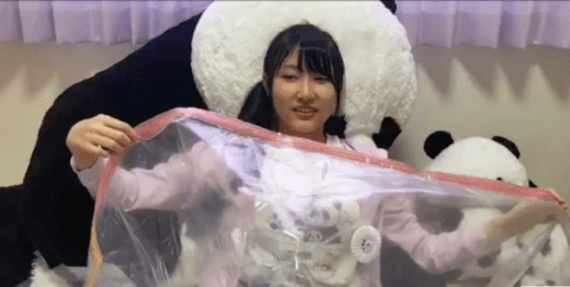 【動画】白井琴望がパンダをジャグジー風呂で洗う!パンダを圧縮する動画が必見!