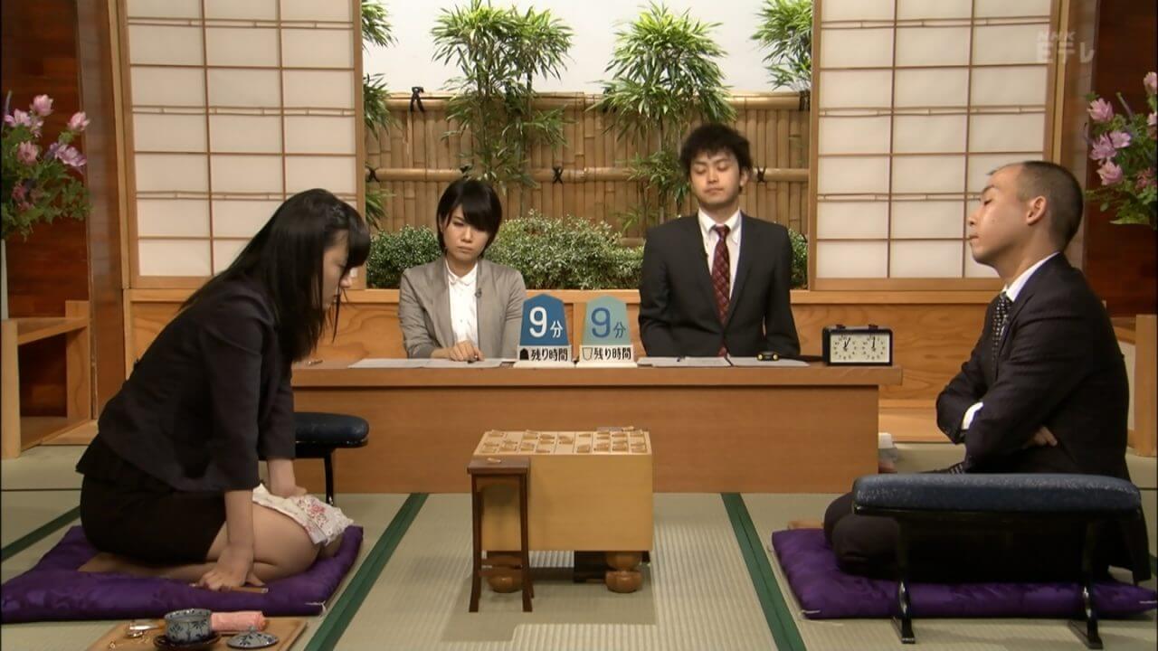 女流棋士香川愛生のスカートまくり上げ戦法とは?昔の写真が衝撃的だった!?
