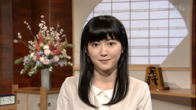 女流棋士香川愛生のスカートまくり上げ戦法とは?昔の写真が衝撃的だった!?