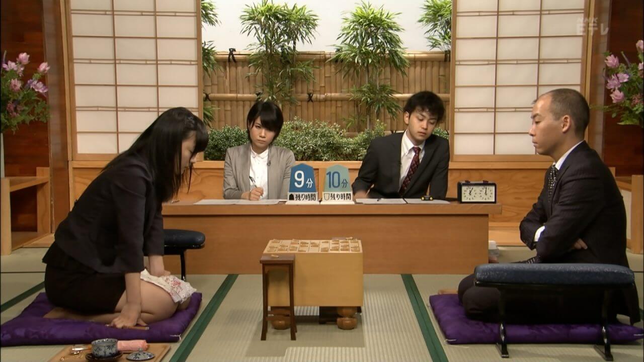 女流棋士香川愛生のスカートまくり上げ戦法とは?昔の写真が衝撃的だった!?