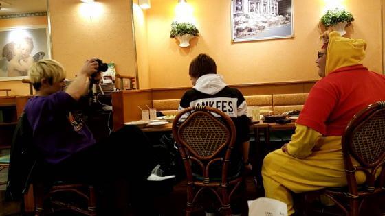 【動画】チョコレートスニッカーズがサイゼリヤで大量食べ残しに対してネットの声