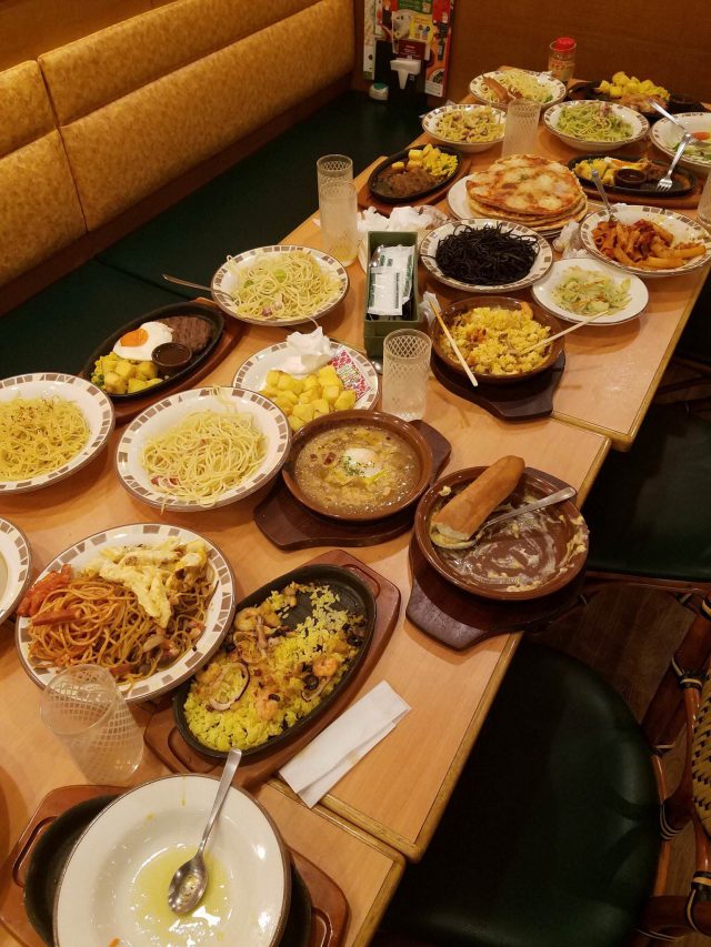 【動画】チョコレートスニッカーズがサイゼリヤで大量食べ残しに対してネットの声