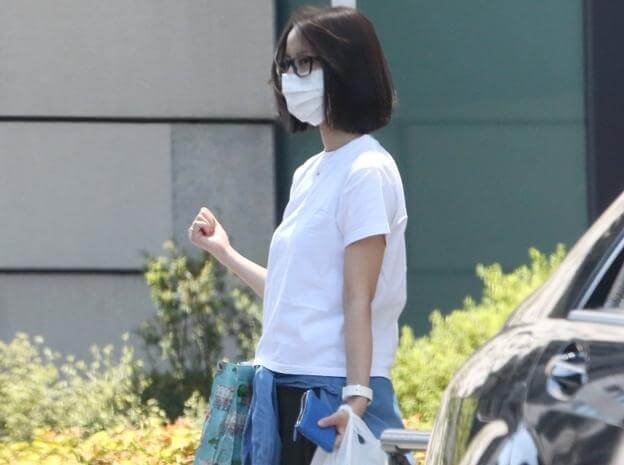 堀北真希の現在の画像を女性自身が激写していた。