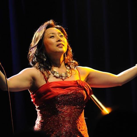 藤吉久美子のムチムチ画像はじめました。