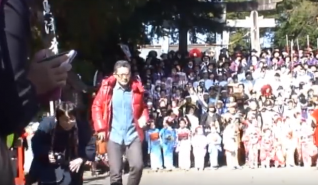 藤吉久美子の不倫相手は深沢義啓で確定する動画が・・