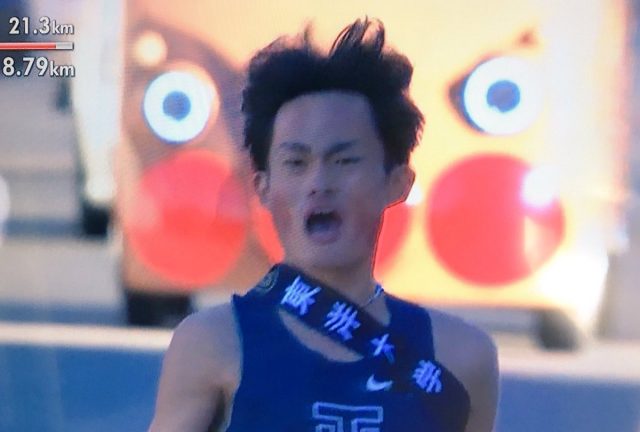 箱根駅伝にアンパンマン号が出現！運転手の顔が特定！！それを見たネットの声