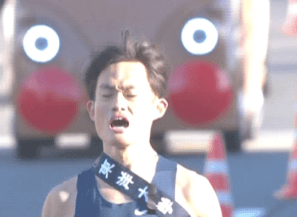 箱根駅伝にアンパンマン号が出現！運転手の顔が特定！！それを見たネットの声