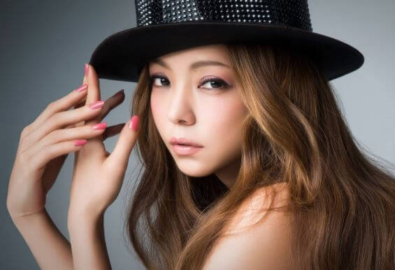 安室奈美恵の紅白動画！！「Hero」を熱唱！！