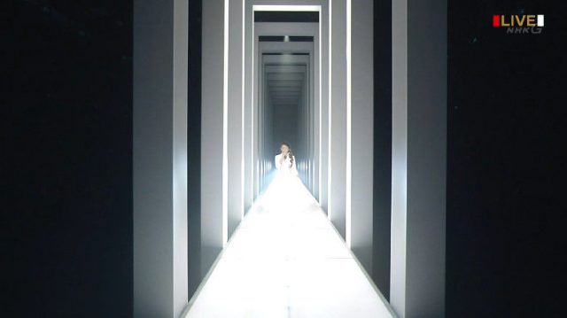 安室奈美恵の紅白動画！！「Hero」を熱唱！！