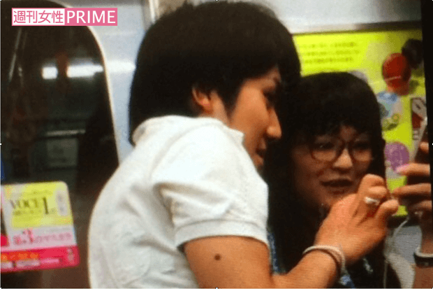 小室圭の母親が借金トラブルで結婚延期なのか!?