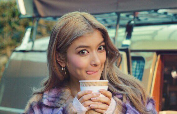 ローラが事務所(リベラ)と和解したと答えた動画がこちら。