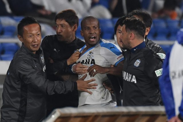 名波浩監督が謝罪したギレルメの行為とは