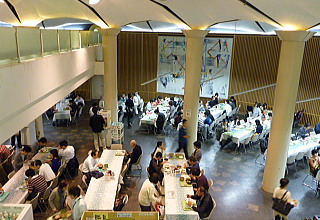 東大生協がきずな（絵画）を処分し謝罪した！！