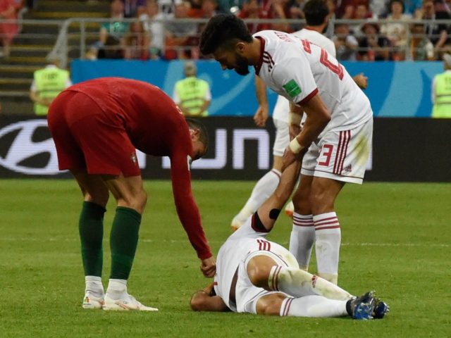 ロナウドが肘打ち動画はこちら（イラン戦）