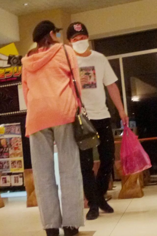 狩野英孝と彼女のフライデー画像はこちら