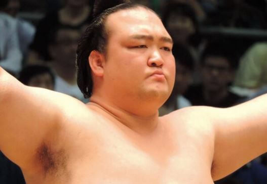 稀勢の里 直筆メッセージを金足農へ。。。。【画像あり】