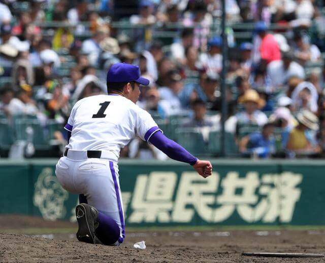 侍ポーズ 禁止令にネットの声は【比較動画あり】