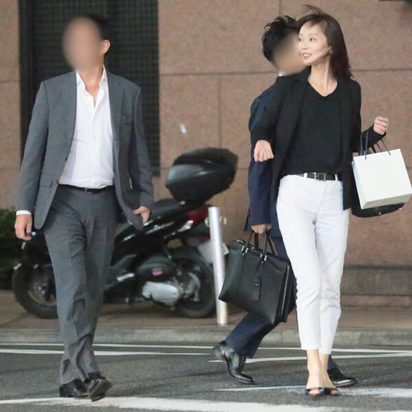 葉月里緒奈 再々婚報道!【手つなぎ画像】またも不動産関係の方と・・