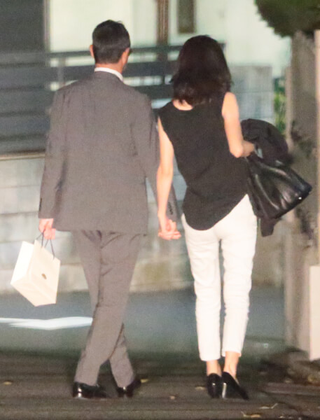 葉月里緒奈 再々婚報道!【手つなぎ画像】またも不動産関係の方と・・