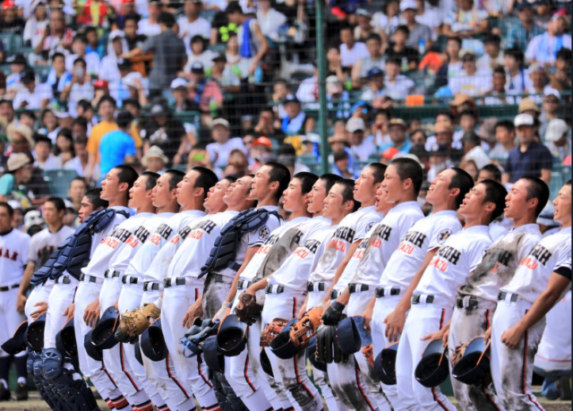 金足農業野球部 校歌斉唱がえび反り全力校歌【動画あり】