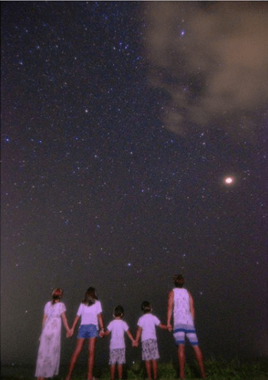 辻希美 夫婦ショットが映画のワンシーンのよう。【画像あり】