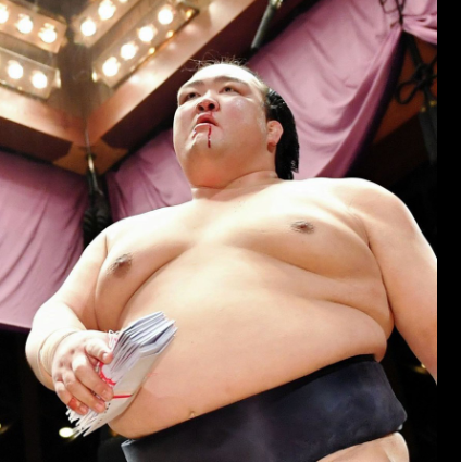 稀勢の里 鼻血を出しても見事な取り組み【動画あり】ネットの声は
