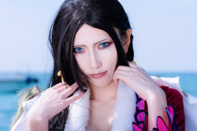 美魔女レイヤー 42歳鷹村アオイの【すっぴん画像】と【10年前との比較画像】