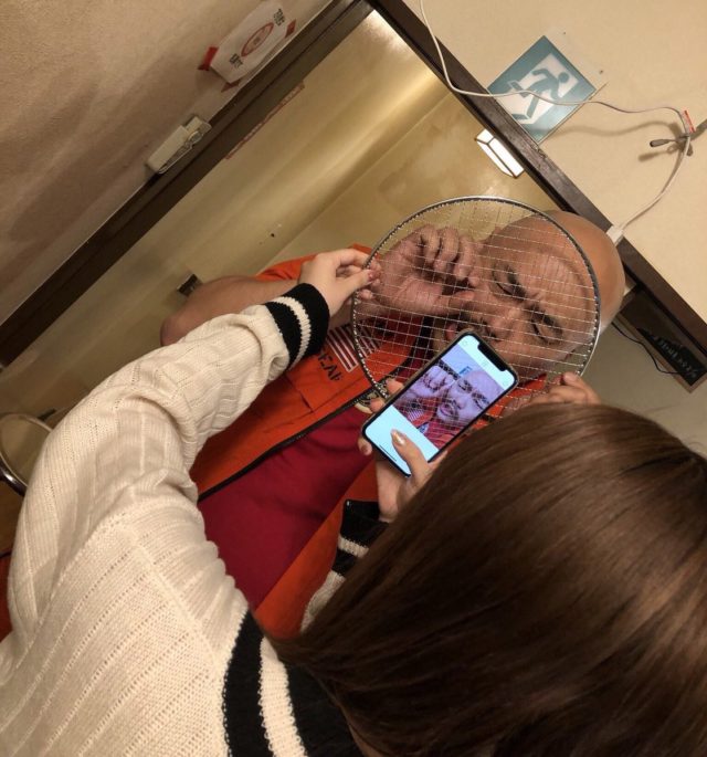 クロちゃん焼肉店で批判殺到した焼肉の網と消化器画像