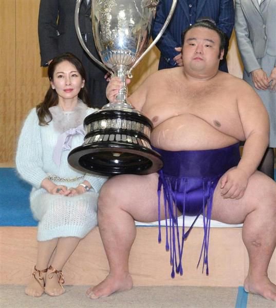 貴景勝母は韓国人!?職業は?若い頃の画像も美しい!!!