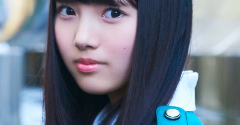 今泉佑唯の卒業写真(拡大)で鬼の形相でカメラを睨み付けているは誰?