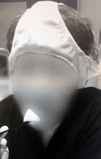 斉藤由貴の下着をかぶる写真が流失した!?これはやばいよ。