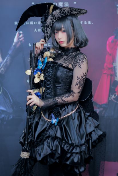 宇垣アナ 魔女のコスプレ画像・動画あり!!!!