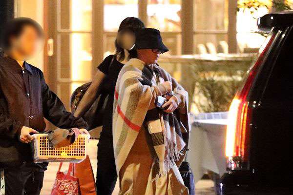 浜崎あゆみの妊娠中のお腹ぽっこり画像！代理母出産の可能性は低い。。