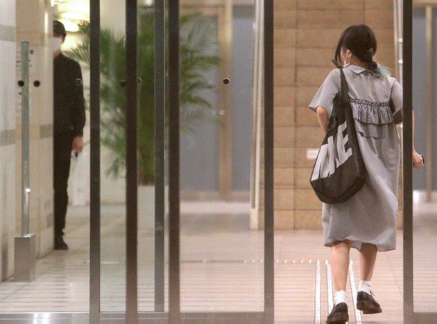 秋山衣梨佳のフライデー画像(霜降り粗品)が怖い!!高校が判明!!