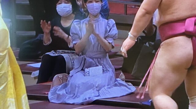 溜席の妖精（タニマチのお嬢さん）ワンピース