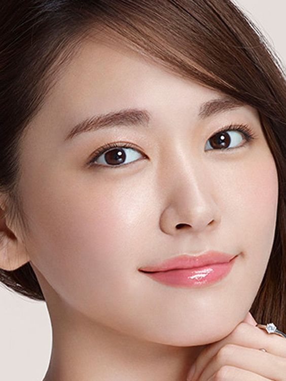 新垣結衣は整形しているの?歯や鼻や目を昔と比較してみた